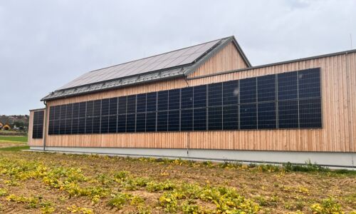 ESS-Anlage und PV-Anlage zur Notstromversorgung und Stromspeicherung für die Gemeinde St. Johann in der Haide