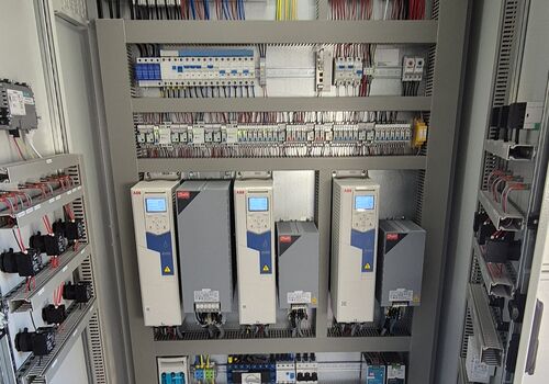Ausrüstung der Wasserversorgungsanlagen der Marktgemeinde Kirchberg am Wechsel mit Fernwirkt-, Steuerungs- und Störmeldetechnik